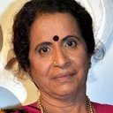 Usha Nadkarni als Amar's Mother-in-Law