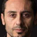 Abdelatif Hwidar als Refugee Nazir Al Hamdoun