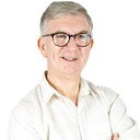 Paul Braithwaite als Radio Presenter