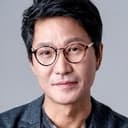 Jeon Jin-gi als Studio Owner