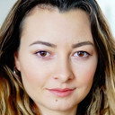 Pauline Maréchal als Rose's Girlfirend