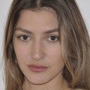 Laura Auclair als Constance