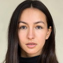 Amelia Isaac Jones als Skye Burns