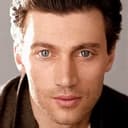 Bryce Pinkham als Taylor