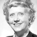 Denise Grey als Poupette, François' grandmother, Vic's great-grandmother