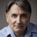 Ian McFadyen als Hotel Clerk