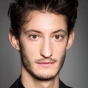 Pierre Niney als Yves Saint Laurent
