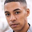 Justiin A. Davis als Marcus Mitchell