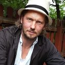 Jonas Inde als Various