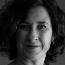 Neus Sendra als Guía inglesa/Turista 1/Vecina Kafukou/Mujer Tukana (voice)