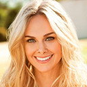 Laura Bell Bundy als Young Sarah