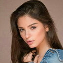 Ariana Saavedra als Linda Peña