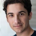 Cody Farkas als Waiter (uncredited)