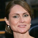 Kate Isitt als Sharon Winton