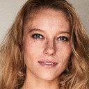 Sofie Topp-Duus als Sara