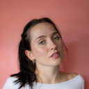 Grace Lister-Akerman als Taylor