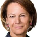 Monique Reuter als Henriette