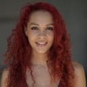 Kayla Dixon als Redhead