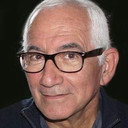 Carlos Mendonça als Dr. Simões
