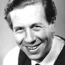 Derek Tansley als People in Restaurant: Head Waiter