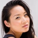 Li Jun Li als James Forester's Journalist