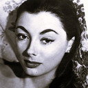 Sandra Francis als Evelyn Webb