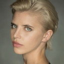 Isabelle Bonfrer als Zoe