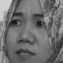 Tri Apriyaningsih als Ibunya Rifa