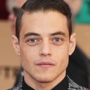 Rami Malek als Watch Officer