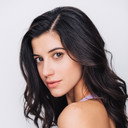 Natalie Ortega als Heather