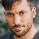 Juan Javier Cardenas als Víctor Castelli