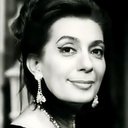 Ελένη Χατζηαργύρη als Lina