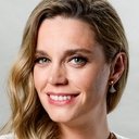 Carolina Bang als Elisa