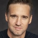 Shane Connellan als Ray the Pediatrician