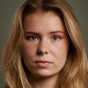 Siri Skjeggedal als Selma