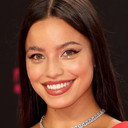 Emilia Mernes als Self