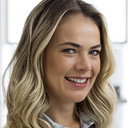 Thaís Pacholek als Monique Filadélfia