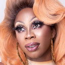Honey Davenport als Mary