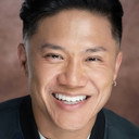 Tim Chantarangsu als Host