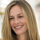 Cécile De France