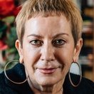 Lena Divani