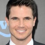 Robbie Amell