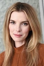 Actor Betty Gilpin
