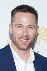 Actor Luke Macfarlane