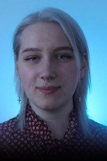 Anastasiia Tokar as L3 in Neujahrsgeschenk