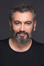 Foto retrato de Ali Savaşçı