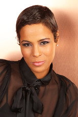 Daphne Wayans as Herself in Hollywood Exes