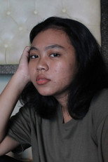Anggun Permata Sari as Figuran in Inggit