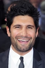 Foto retrato de Kayvan Novak