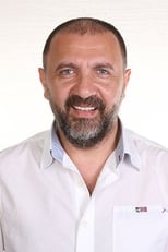 Foto retrato de Ertuğrul Postoğlu